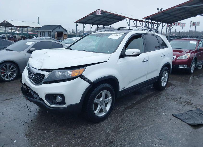 Photo 2 of 2013 Kia Sorento EX V6 (VIN 5XYKUDA25DG347005)