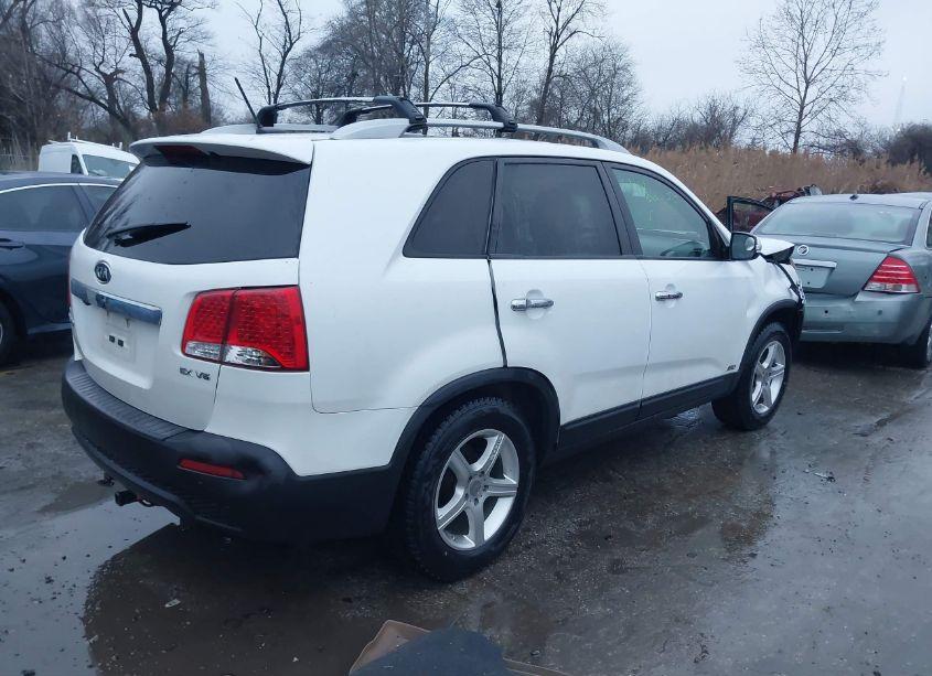 Photo 4 of 2013 Kia Sorento EX V6 (VIN 5XYKUDA25DG347005)