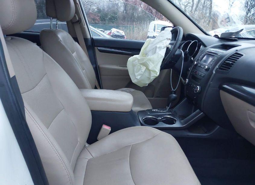 Photo 5 of 2013 Kia Sorento EX V6 (VIN 5XYKUDA25DG347005)