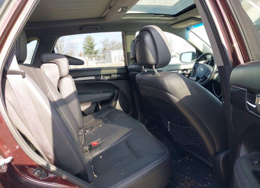 Photo 8 of 2011 Kia Sorento EX V6 (VIN 5XYKUDA26BG043386)