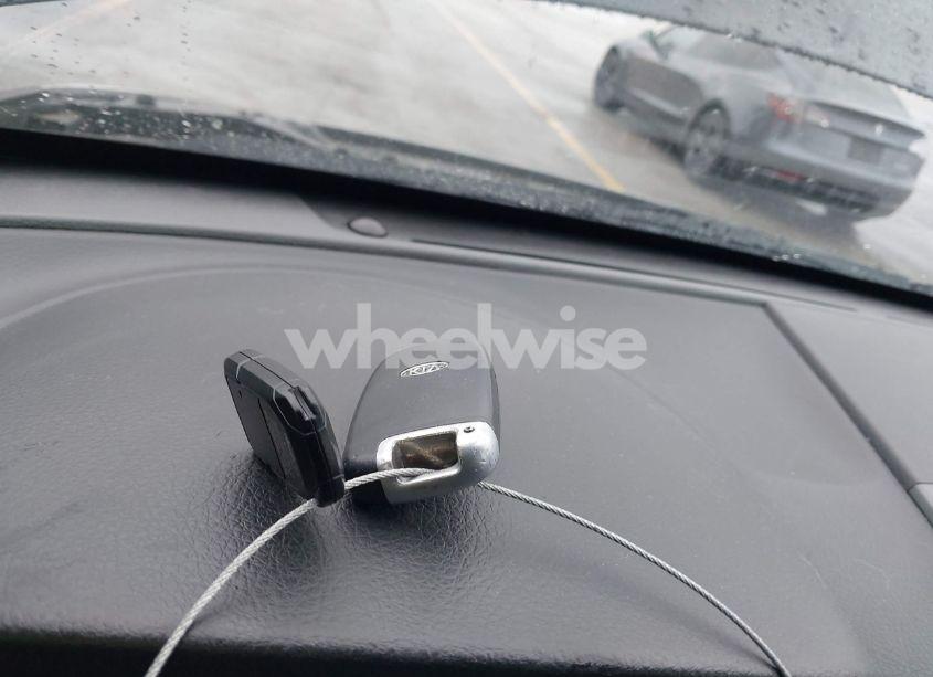 Photo 11 of 2011 Kia Sorento EX V6 (VIN 5XYKUDA26BG062374)