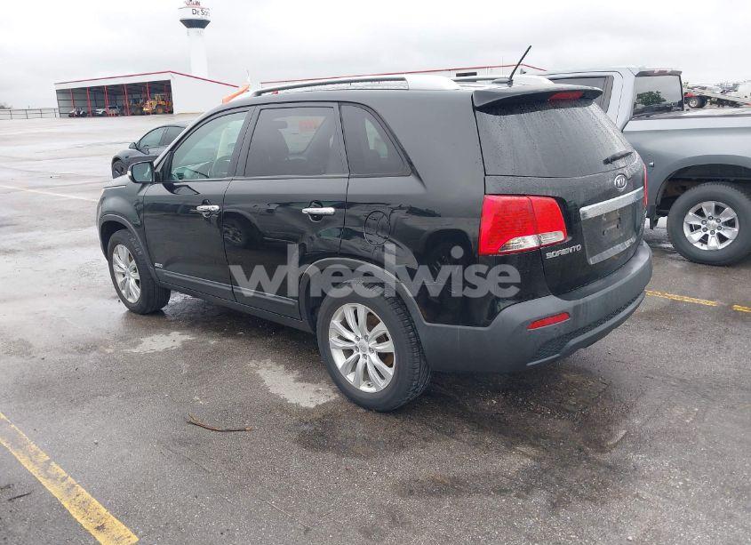 Photo 3 of 2011 Kia Sorento EX V6 (VIN 5XYKUDA26BG062374)