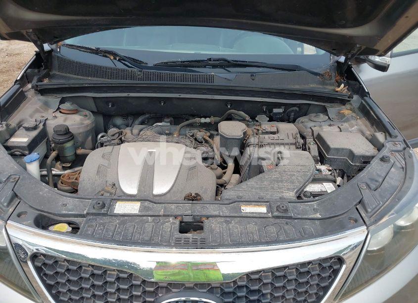 Photo 10 of 2011 Kia Sorento EX V6 (VIN 5XYKUDA26BG062679)