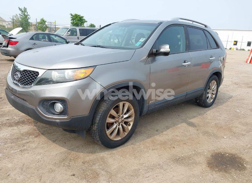 Photo 2 of 2011 Kia Sorento EX V6 (VIN 5XYKUDA26BG062679)