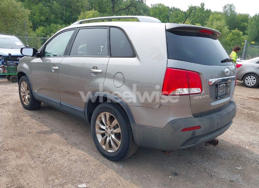 Photo 3 of 2011 Kia Sorento EX V6 (VIN 5XYKUDA26BG062679)