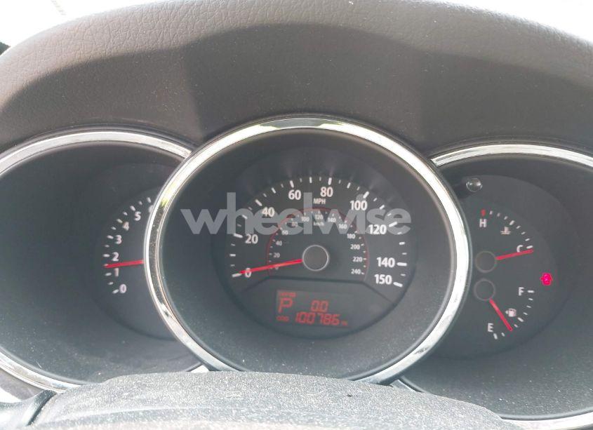 Photo 7 of 2011 Kia Sorento EX V6 (VIN 5XYKUDA26BG062679)