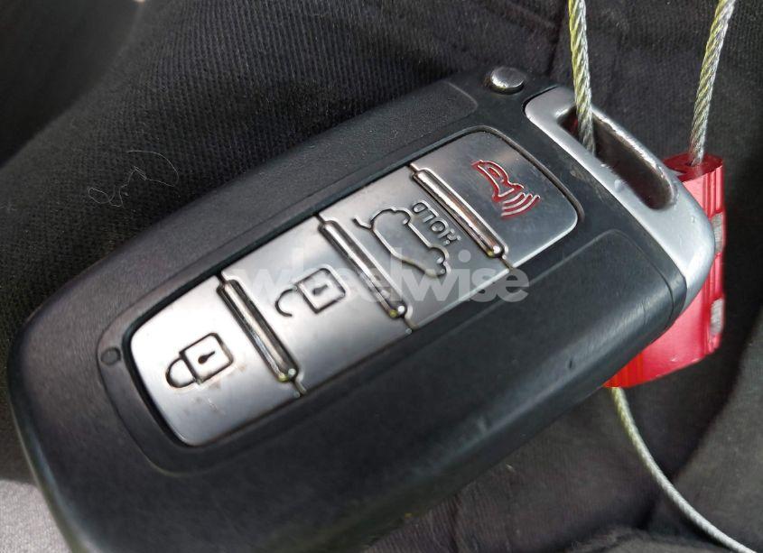 Photo 11 of 2011 Kia Sorento EX V6 (VIN 5XYKUDA27BG035121)