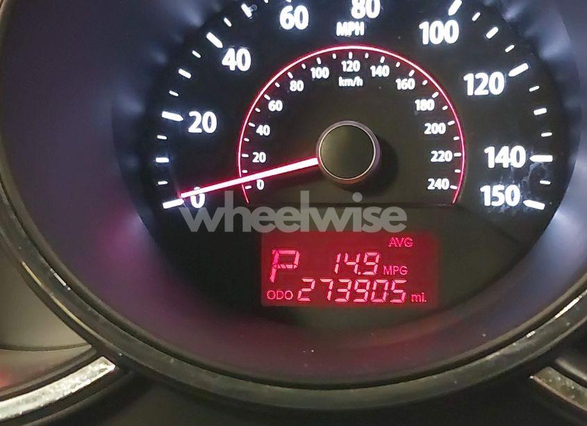 Photo 7 of 2011 Kia Sorento EX V6 (VIN 5XYKUDA27BG043073)