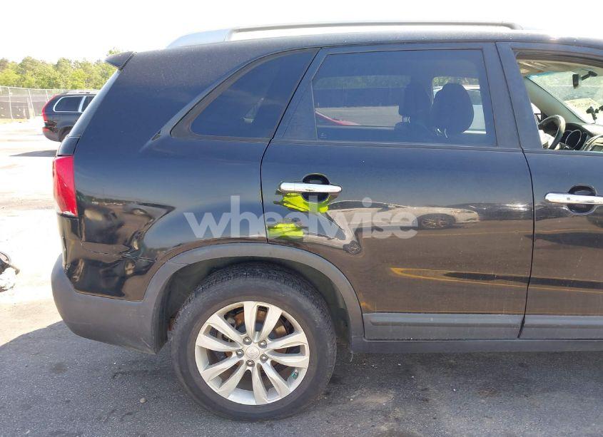 Photo 14 of 2011 Kia Sorento EX V6 (VIN 5XYKUDA27BG053442)