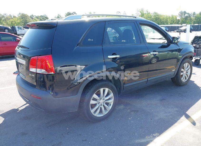 Photo 4 of 2011 Kia Sorento EX V6 (VIN 5XYKUDA27BG053442)