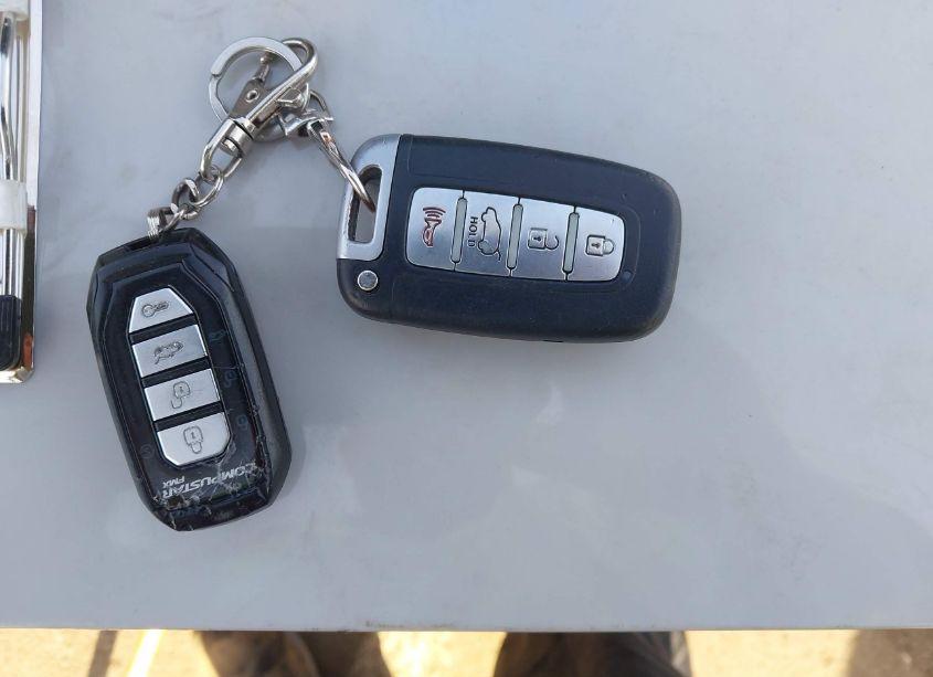 Photo 11 of 2011 Kia Sorento EX V6 (VIN 5XYKUDA27BG095660)