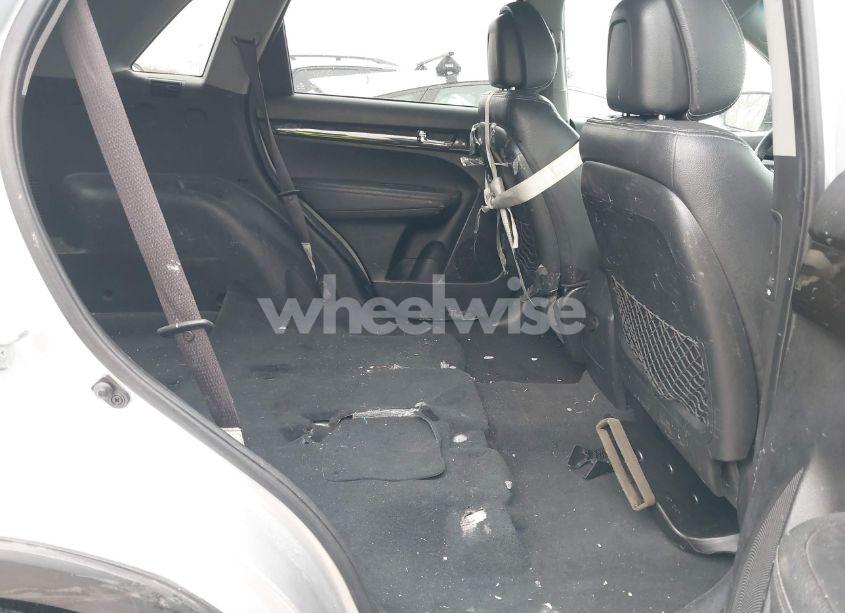 Photo 8 of 2011 Kia Sorento EX V6 (VIN 5XYKUDA27BG133579)