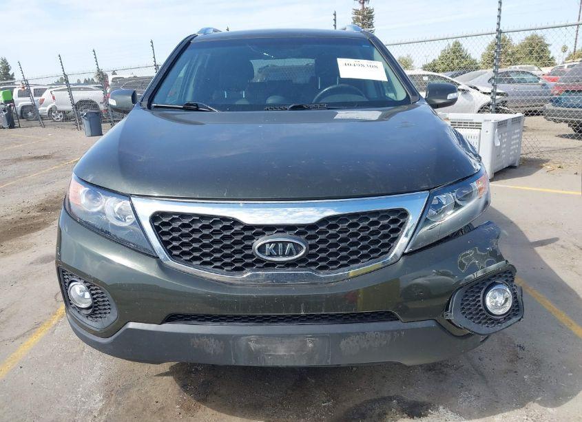 Photo 12 of 2011 Kia Sorento EX V6 (VIN 5XYKUDA27BG142041)