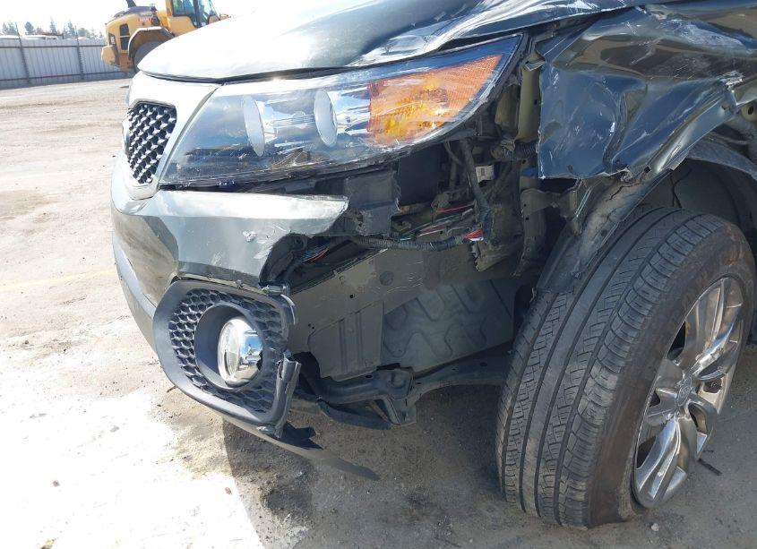 Photo 17 of 2011 Kia Sorento EX V6 (VIN 5XYKUDA27BG142041)