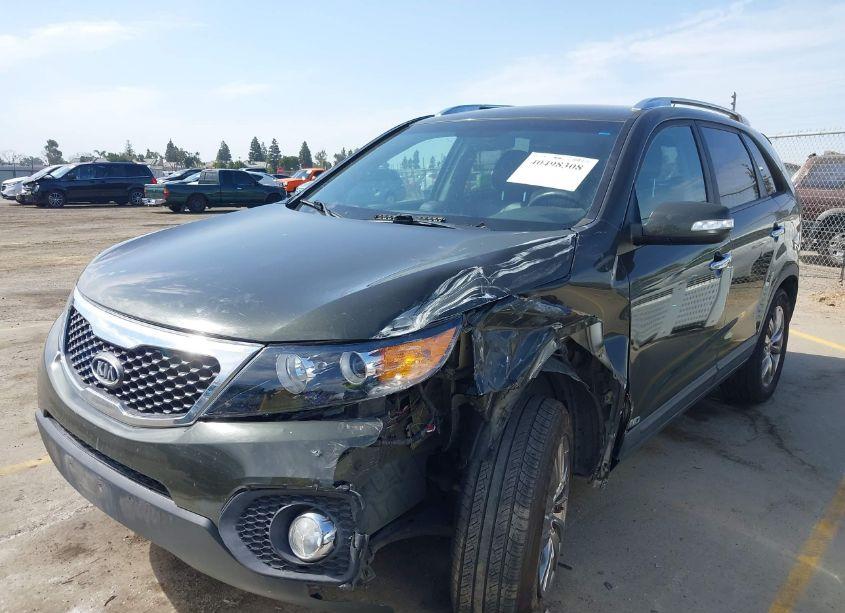 Photo 2 of 2011 Kia Sorento EX V6 (VIN 5XYKUDA27BG142041)