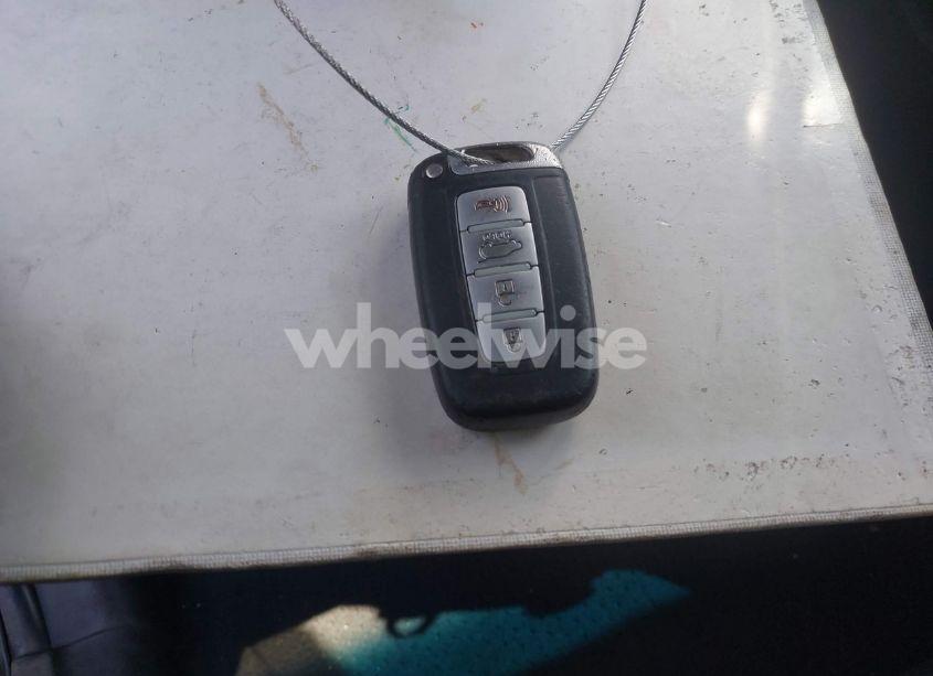 Photo 11 of 2012 Kia Sorento EX V6 (VIN 5XYKUDA27CG211991)