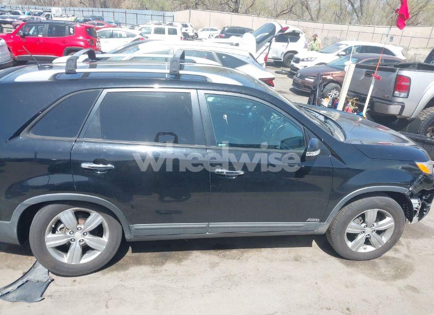 Photo 13 of 2012 Kia Sorento EX V6 (VIN 5XYKUDA27CG211991)