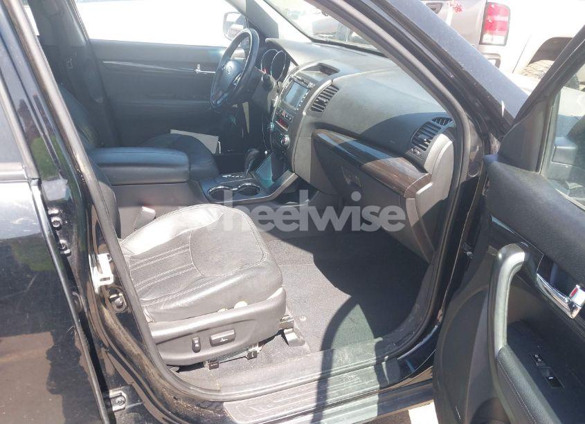 Photo 5 of 2012 Kia Sorento EX V6 (VIN 5XYKUDA27CG211991)