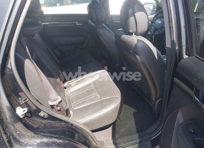 Photo 8 of 2012 Kia Sorento EX V6 (VIN 5XYKUDA27CG211991)