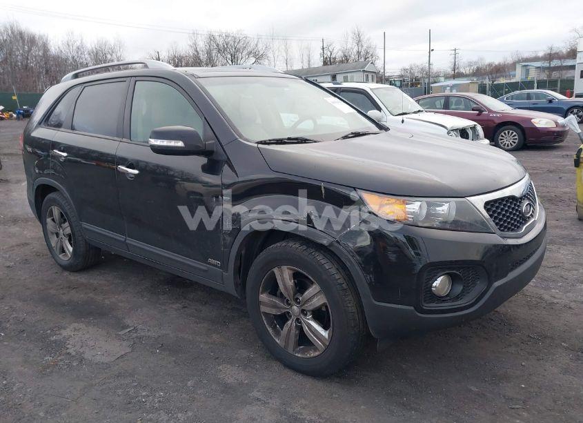 2013 Kia Sorento EX V6 (VIN 5XYKUDA27DG413537) main photo