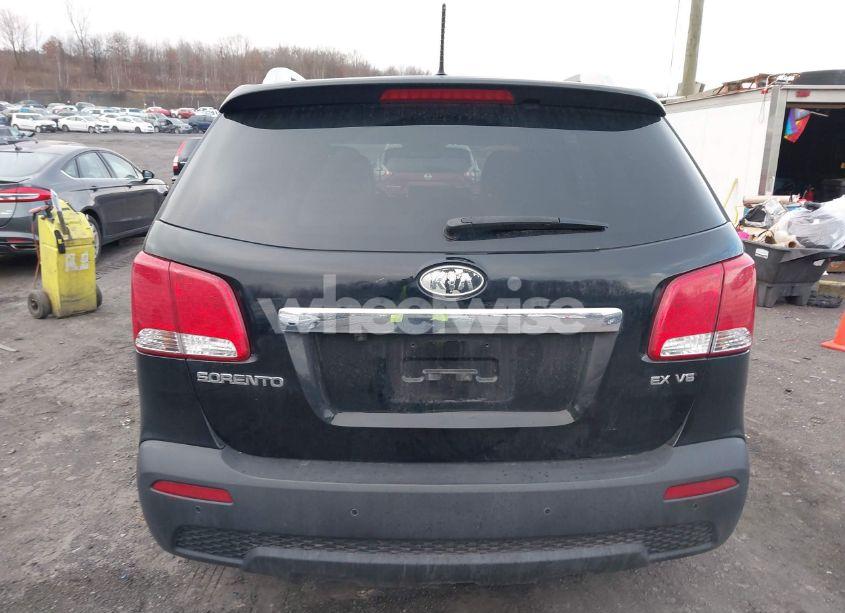 Photo 16 of 2013 Kia Sorento EX V6 (VIN 5XYKUDA27DG413537)