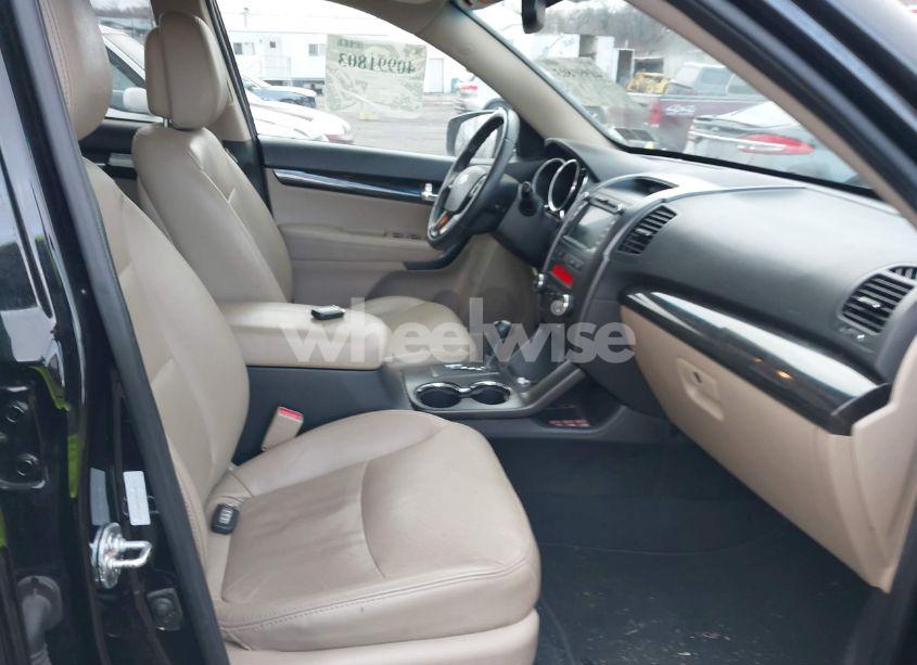 Photo 5 of 2013 Kia Sorento EX V6 (VIN 5XYKUDA27DG413537)