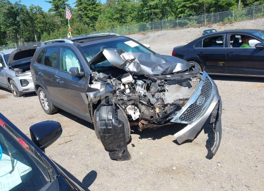 2011 Kia Sorento EX V6 (VIN 5XYKUDA28BG023947) main photo