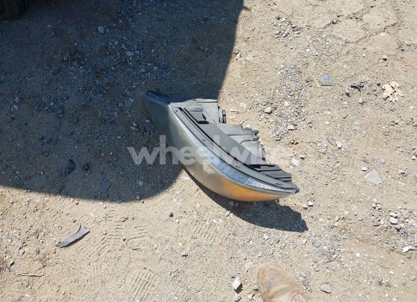 Photo 12 of 2011 Kia Sorento EX V6 (VIN 5XYKUDA28BG023947)