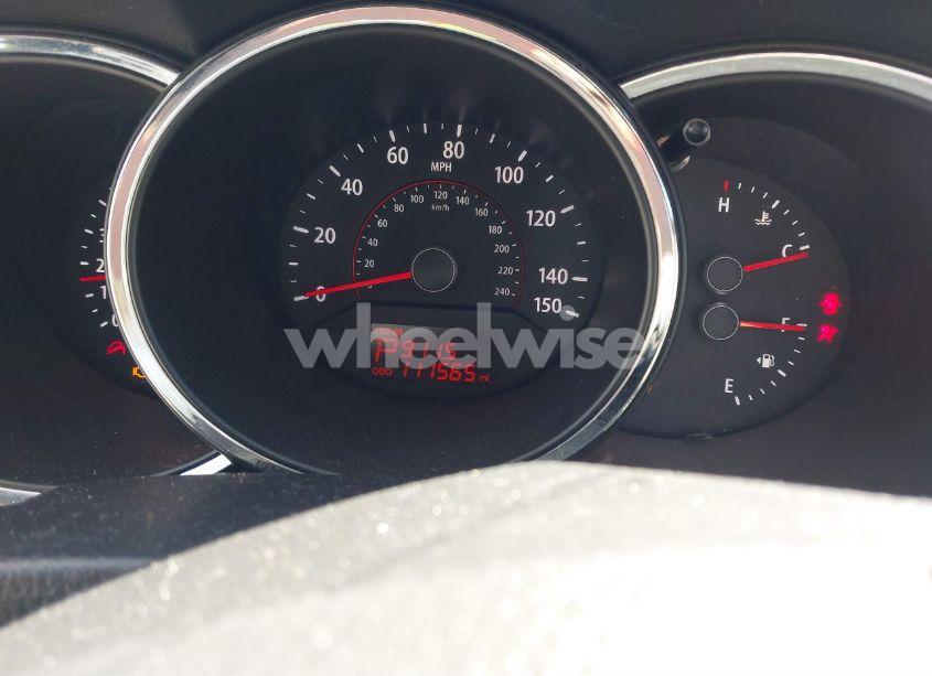 Photo 7 of 2011 Kia Sorento EX V6 (VIN 5XYKUDA28BG023947)