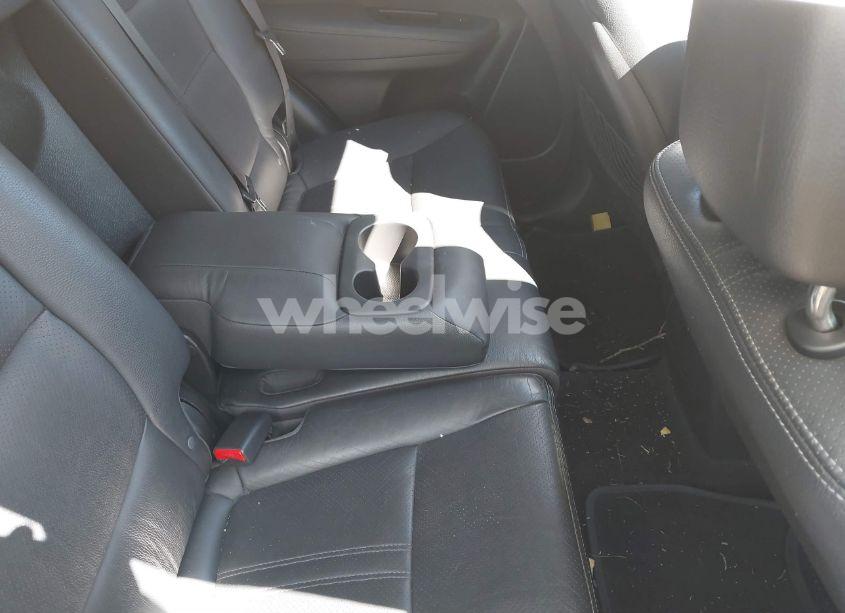 Photo 8 of 2011 Kia Sorento EX V6 (VIN 5XYKUDA28BG023947)