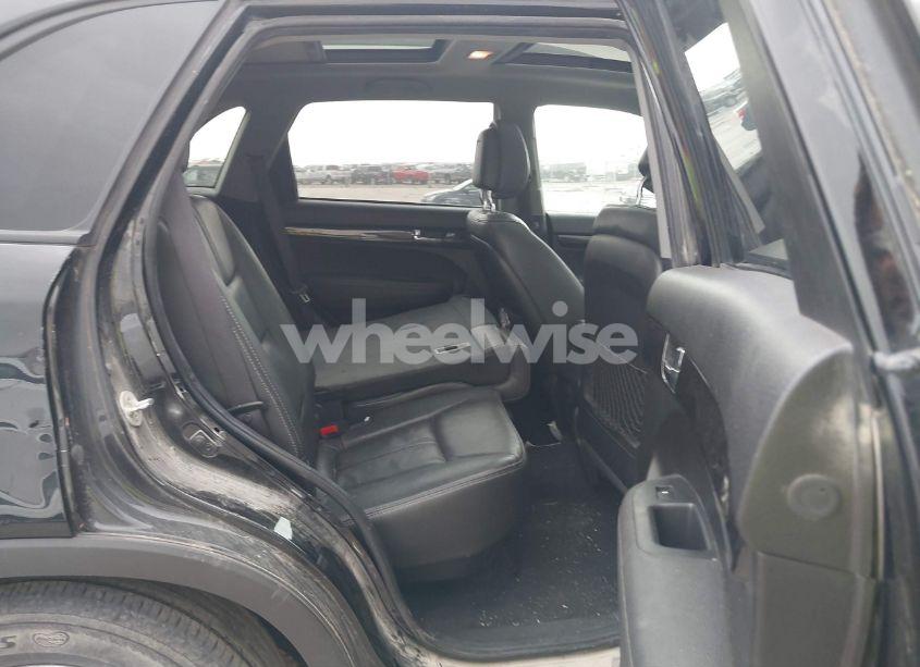 Photo 8 of 2011 Kia Sorento EX V6 (VIN 5XYKUDA28BG064286)