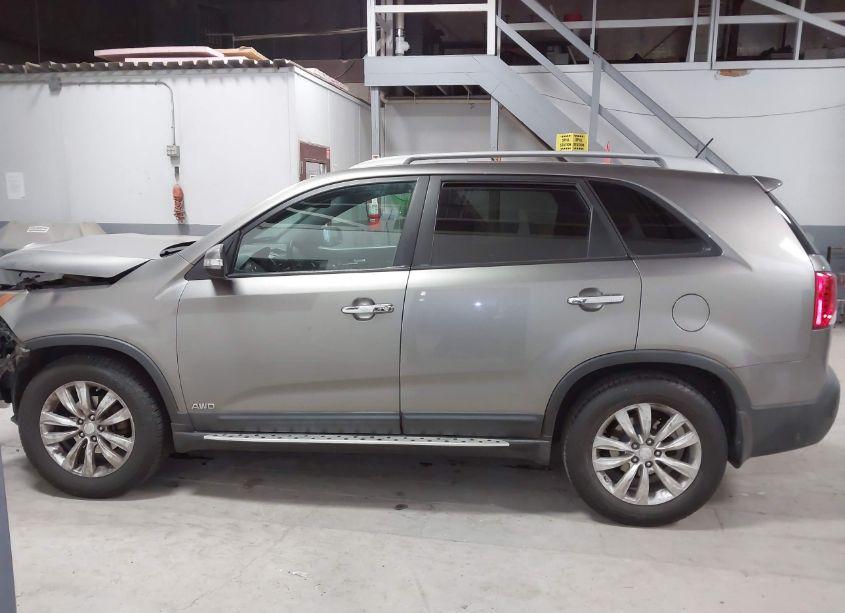 Photo 14 of 2011 Kia Sorento EX V6 (VIN 5XYKUDA28BG103992)