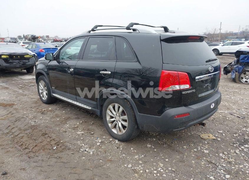 Photo 3 of 2011 Kia Sorento EX V6 (VIN 5XYKUDA28BG161746)