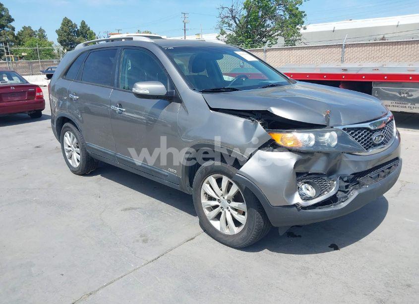 2011 Kia Sorento EX V6 (VIN 5XYKUDA29BG055919) main photo