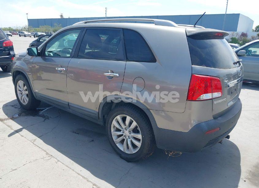 Photo 3 of 2011 Kia Sorento EX V6 (VIN 5XYKUDA29BG055919)