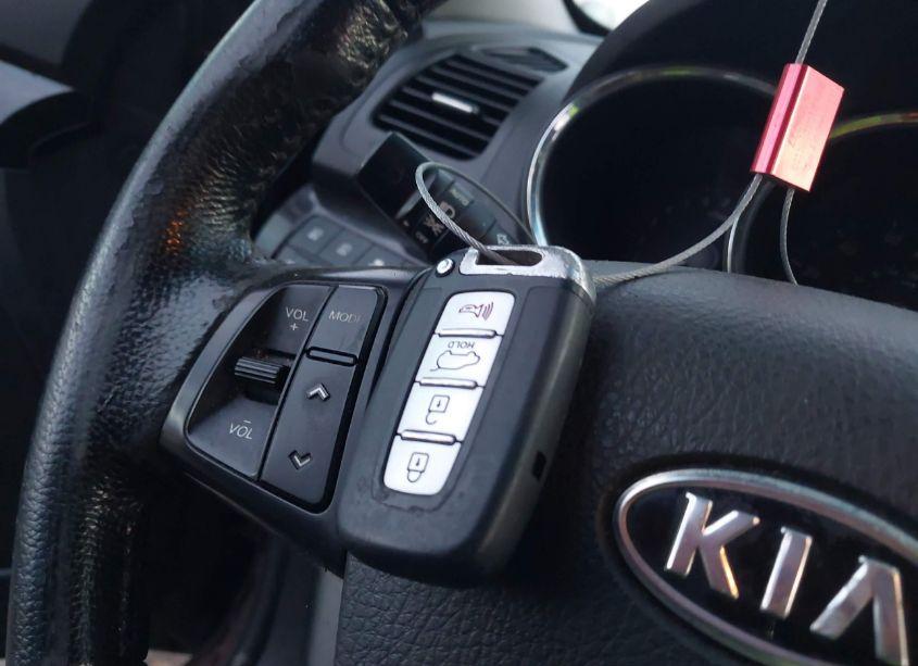 Photo 11 of 2011 Kia Sorento EX V6 (VIN 5XYKUDA29BG061655)