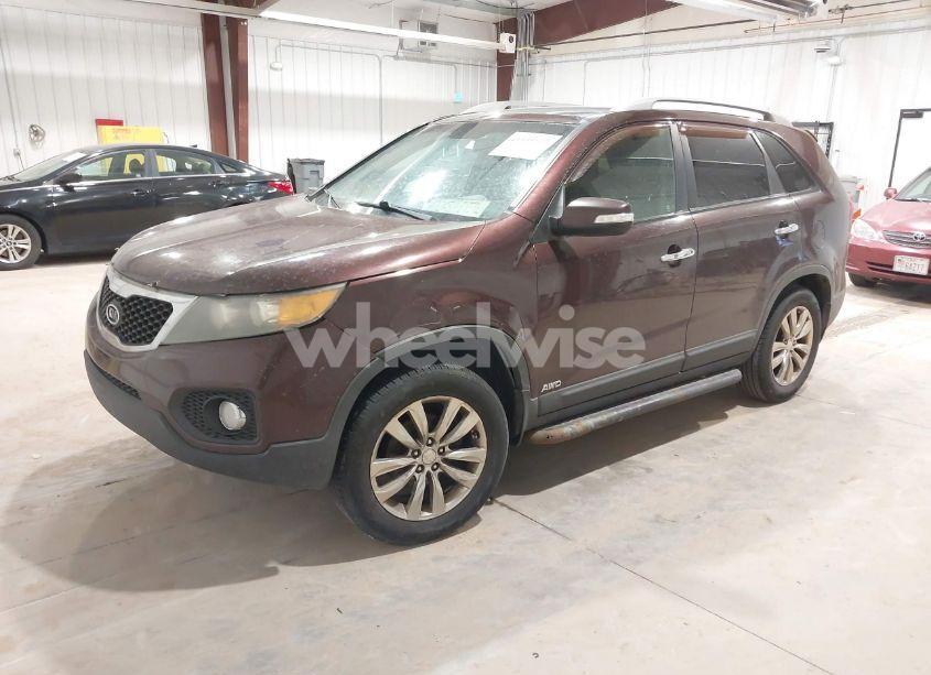 Photo 2 of 2011 Kia Sorento EX V6 (VIN 5XYKUDA29BG062675)