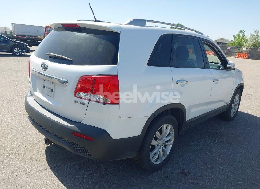 Photo 4 of 2011 Kia Sorento EX V6 (VIN 5XYKUDA29BG090671)
