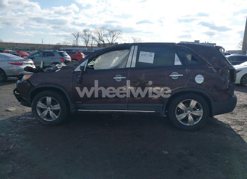 Photo 13 of 2012 Kia Sorento EX V6 (VIN 5XYKUDA29CG262599)