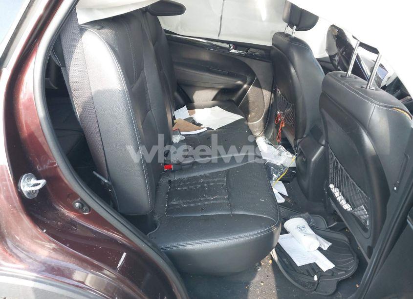 Photo 8 of 2012 Kia Sorento EX V6 (VIN 5XYKUDA29CG262599)