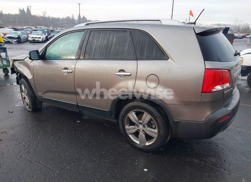 Photo 3 of 2013 Kia Sorento EX (VIN 5XYKUDA64DG320588)