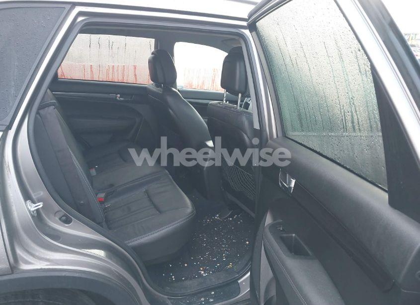 Photo 8 of 2013 Kia Sorento EX (VIN 5XYKUDA64DG320588)