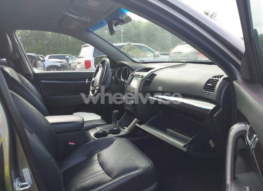 Photo 5 of 2013 Kia Sorento EX (VIN 5XYKUDA65DG413913)