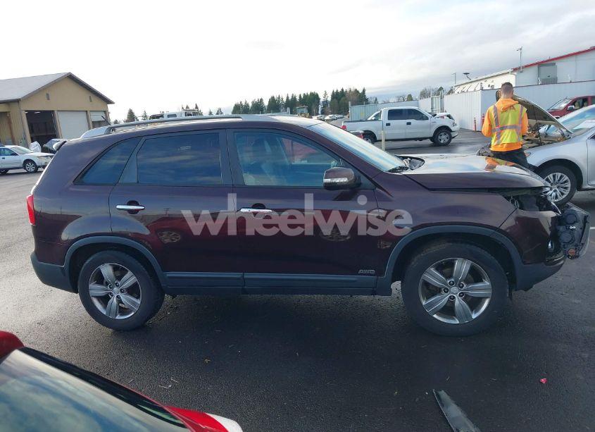 Photo 13 of 2012 Kia Sorento EX (VIN 5XYKUDA67CG307073)