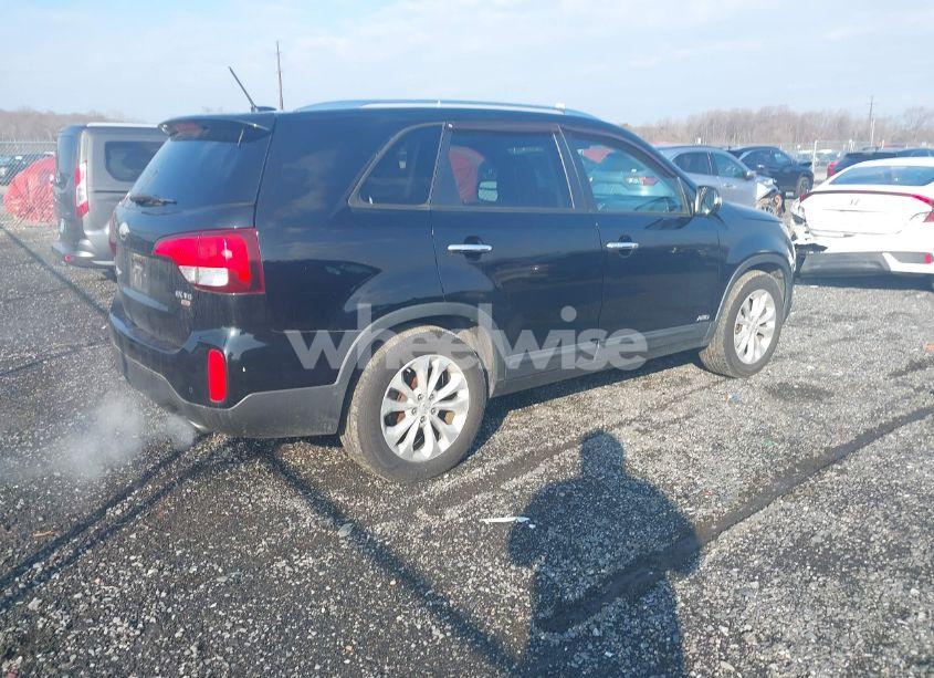 Photo 4 of 2014 Kia Sorento EX V6 (VIN 5XYKUDA70EG459014)