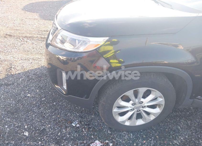 Photo 6 of 2014 Kia Sorento EX V6 (VIN 5XYKUDA70EG459014)