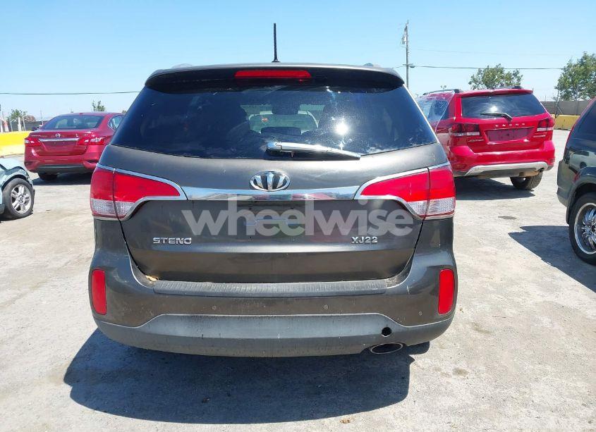 Photo 16 of 2015 Kia Sorento EX V6 (VIN 5XYKUDA70FG556683)