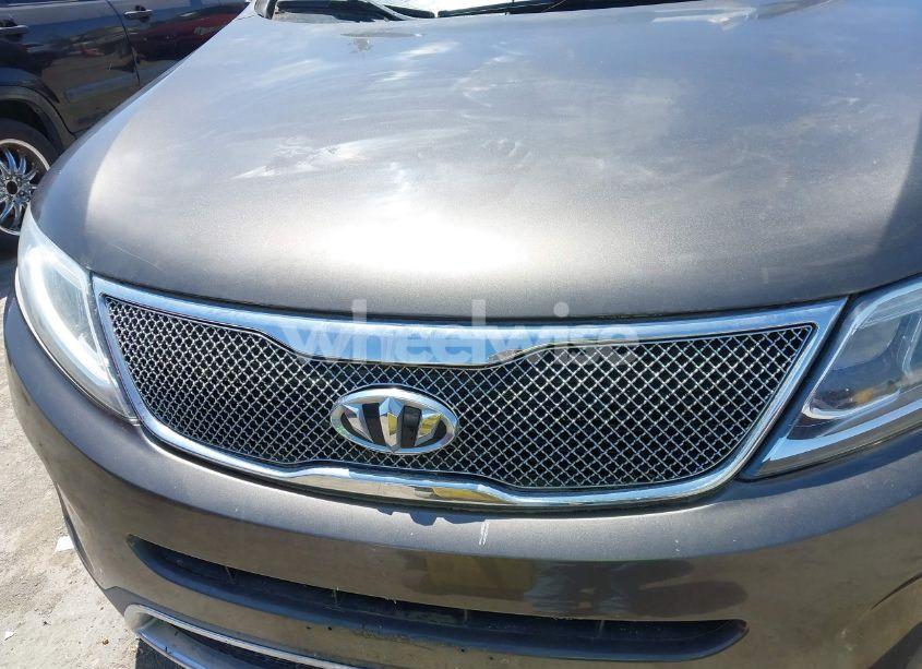 Photo 6 of 2015 Kia Sorento EX V6 (VIN 5XYKUDA70FG556683)
