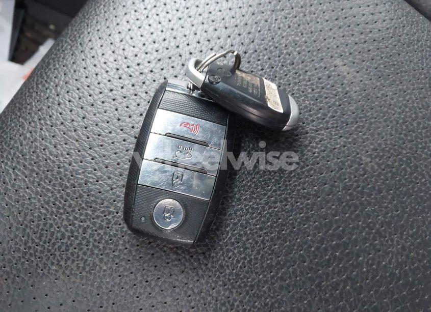 Photo 11 of 2015 Kia Sorento EX V6 (VIN 5XYKUDA70FG557817)