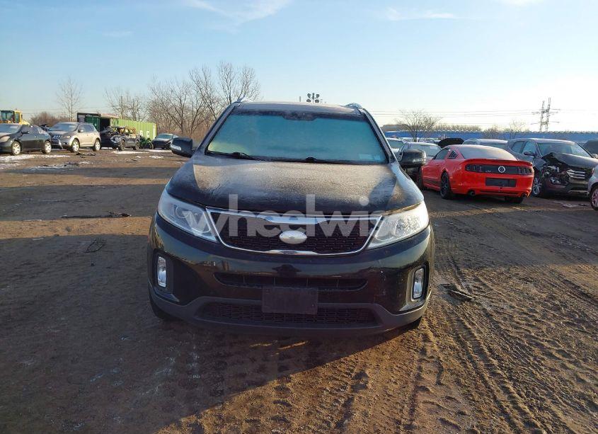Photo 13 of 2015 Kia Sorento EX V6 (VIN 5XYKUDA70FG557817)